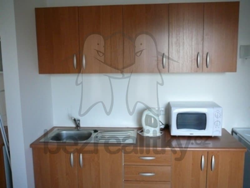 Prenájom bytu Garsoniéra 34 m², Českomoravská, Praha, Praha Prenájom bytu Garsoniéra 34 m², Českomoravská, Praha, Praha