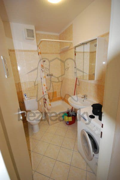 Prenájom bytu 1-izbový 49 m², Za Mlýnem, Hostivice, Středočeský kraj Prenájom bytu 1-izbový 49 m², Za Mlýnem, Hostivice, Středočeský kraj