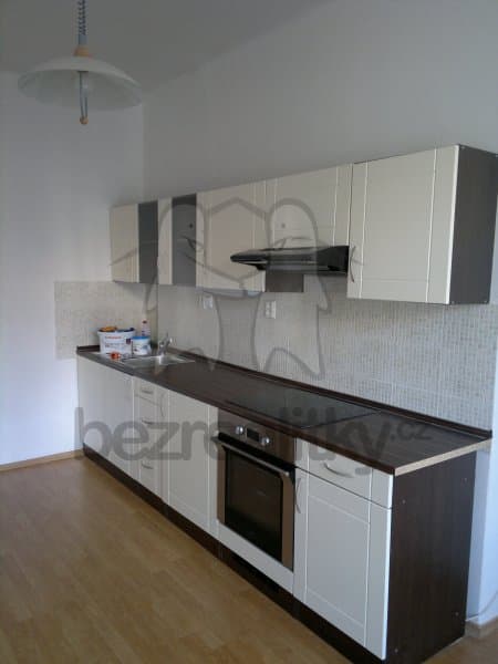 Prenájom bytu 1-izbový 40 m², Minská, Praha, Praha Prenájom bytu 1-izbový 40 m², Minská, Praha, Praha