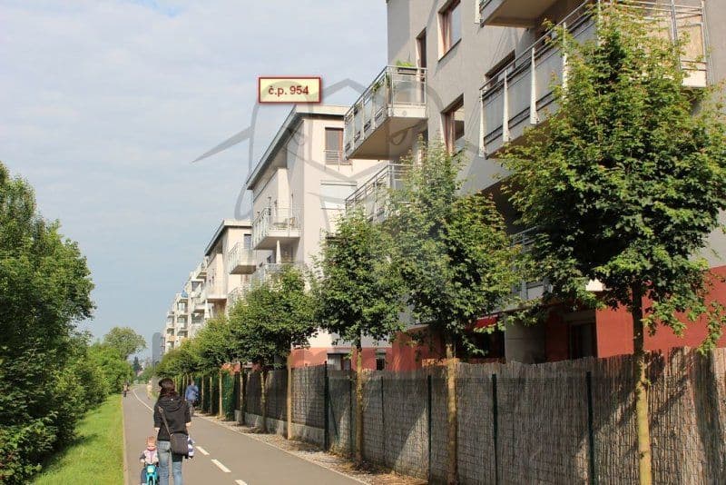 Prenájom bytu 3-izbový 76 m², Jana Přibíka, Praha, Praha Prenájom bytu 3-izbový 76 m², Jana Přibíka, Praha, Praha
