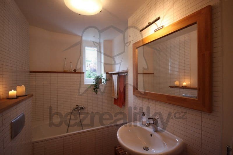 Prenájom bytu 1-izbový 40 m², Kladenská, Praha, Praha Prenájom bytu 1-izbový 40 m², Kladenská, Praha, Praha