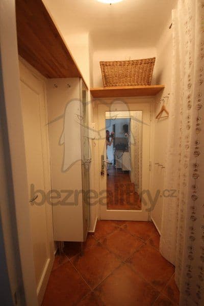 Prenájom bytu 1-izbový 40 m², Kladenská, Praha, Praha Prenájom bytu 1-izbový 40 m², Kladenská, Praha, Praha