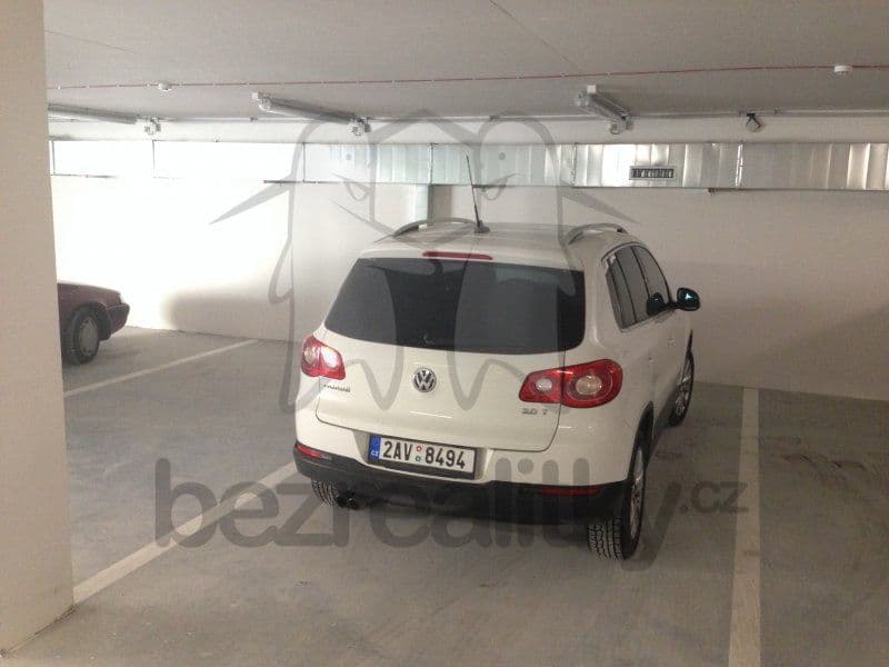 Prenájom garáže 15 m², Drahobejlova, Praha, Praha Prenájom garáže 15 m², Drahobejlova, Praha, Praha