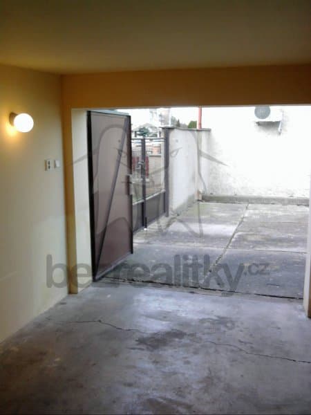 Prenájom garáže 20 m², Teslova, Brno, Jihomoravský kraj Prenájom garáže 20 m², Teslova, Brno, Jihomoravský kraj