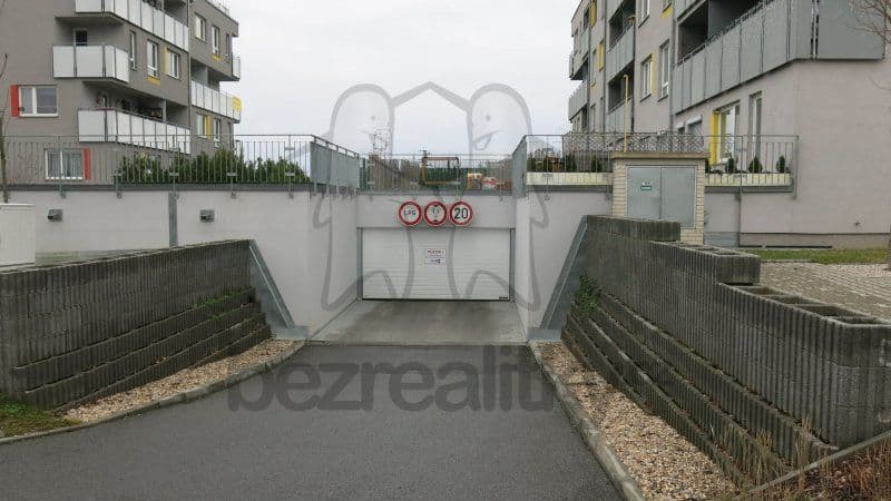 Prenájom garáže 14 m², Václava Trojana, Praha, Praha Prenájom garáže 14 m², Václava Trojana, Praha, Praha