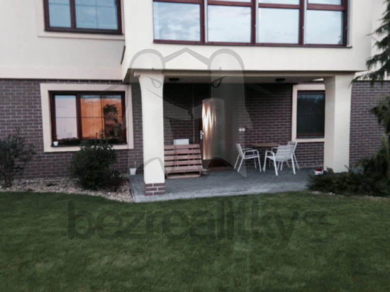 Prenájom bytu 2-izbový 57 m², Sadová, Statenice, Středočeský kraj Prenájom bytu 2-izbový 57 m², Sadová, Statenice, Středočeský kraj