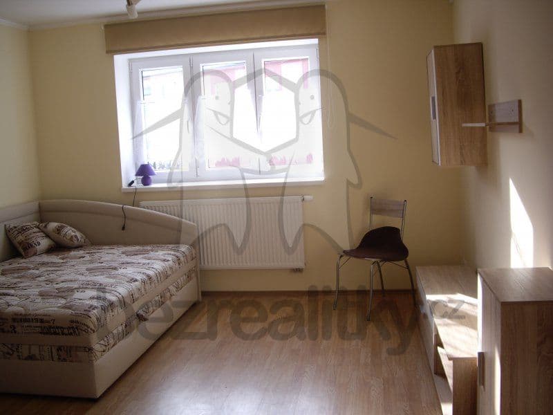 Prenájom bytu 1-izbový 35 m², Dlouhá, Karlovy Vary, Karlovarský kraj Prenájom bytu 1-izbový 35 m², Dlouhá, Karlovy Vary, Karlovarský kraj