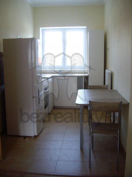 Prenájom bytu 1-izbový 35 m², Dlouhá, Karlovy Vary, Karlovarský kraj Prenájom bytu 1-izbový 35 m², Dlouhá, Karlovy Vary, Karlovarský kraj