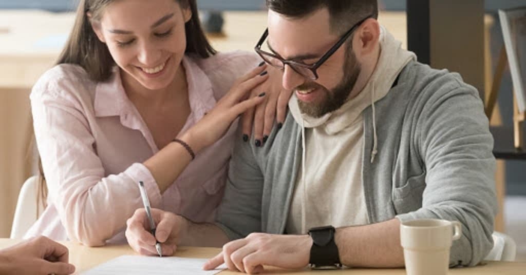 Našli ste ideálneho kupca svojej nehnuteľnosti? Ukážeme vám krok za krokom, ako napísať nepriestrelnú rezervačnú zmluvu