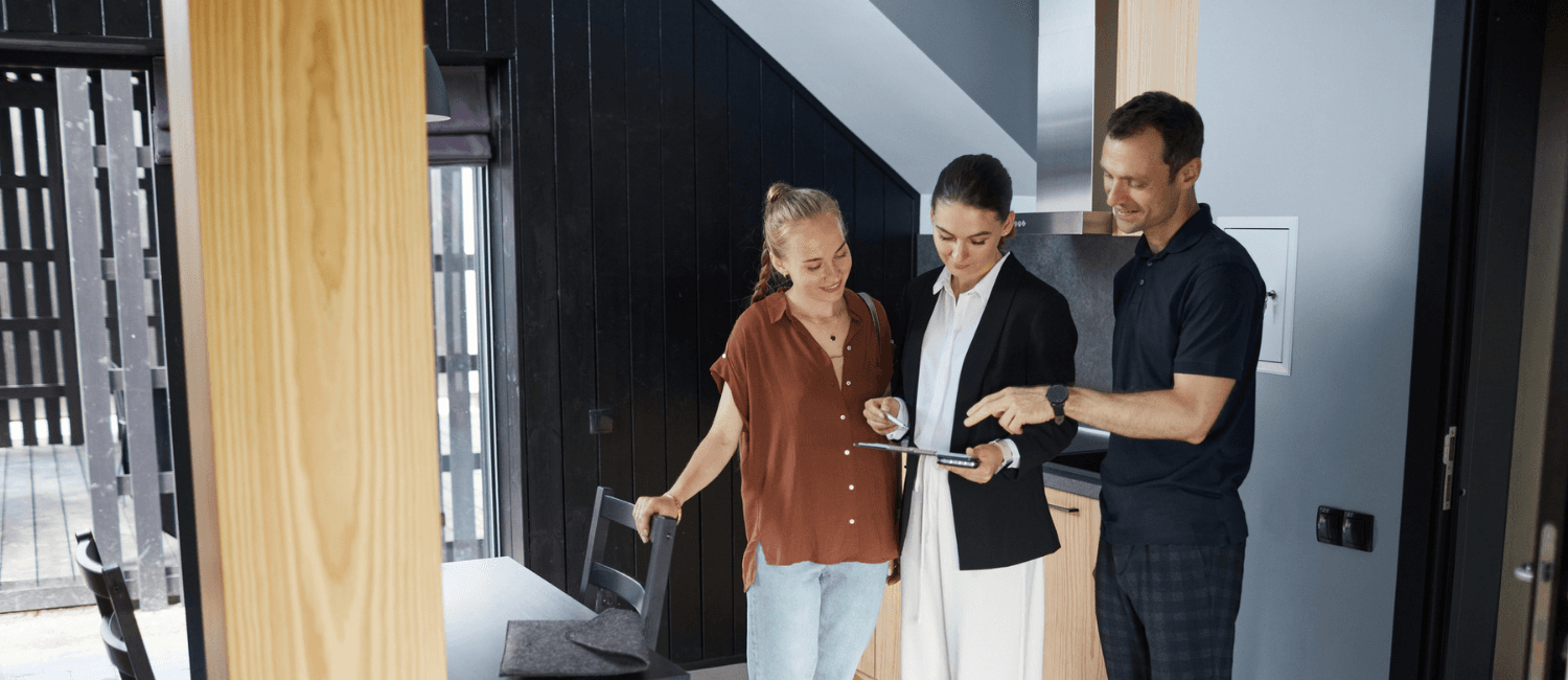 Veľké porovnanie: oplatí sa predaj bytu bez realitky, alebo je lepší maklér?