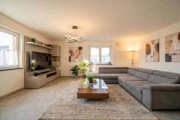 Predaj bytu 5-izbový 141 m², Brunnthal, Bavorsko Predaj bytu 5-izbový 141 m², Brunnthal, Bavorsko