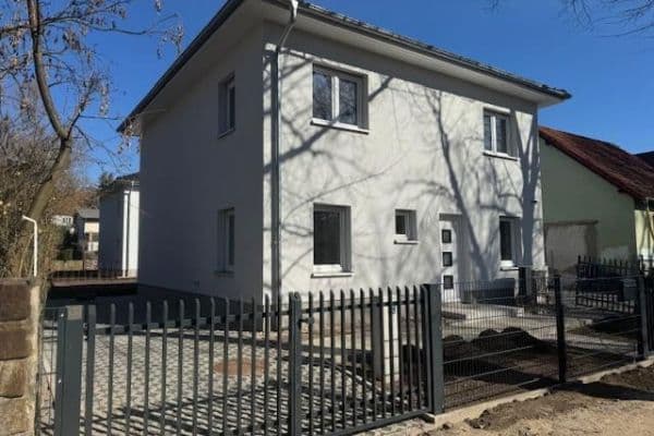 Prenájom domu 137 m², pozemek 300 m², Tiniusstr. 35, Berlin Prenájom domu 137 m², pozemek 300 m², Tiniusstr. 35, Berlin