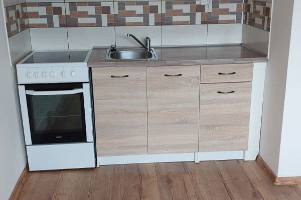 Prenájom bytu 2-izbový 42 m², Máchova, Stráž pod Ralskem Prenájom bytu 2-izbový 42 m², Máchova, Stráž pod Ralskem