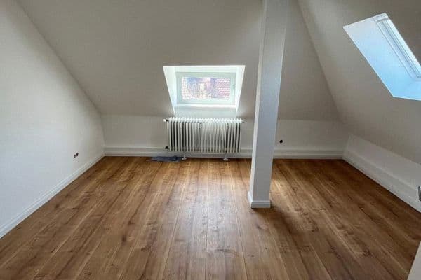 Prenájom bytu 1-izbový 40 m², Gutenbergstr. 2, Pforzheim Prenájom bytu 1-izbový 40 m², Gutenbergstr. 2, Pforzheim