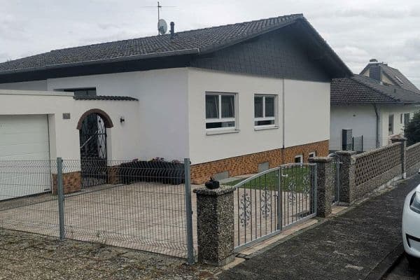Predaj domu 180 m², pozemek 617 m², Groß-Zimmerner Str. 25, Reinheim Predaj domu 180 m², pozemek 617 m², Groß-Zimmerner Str. 25, Reinheim