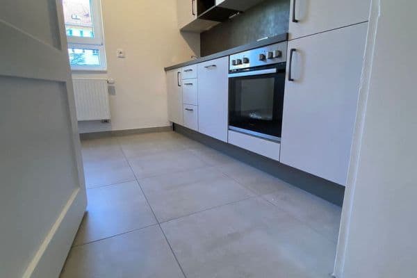 Prenájom bytu 3-izbový 68 m², Neuenhainer Str., Frankfurt, Hesensko Prenájom bytu 3-izbový 68 m², Neuenhainer Str., Frankfurt, Hesensko