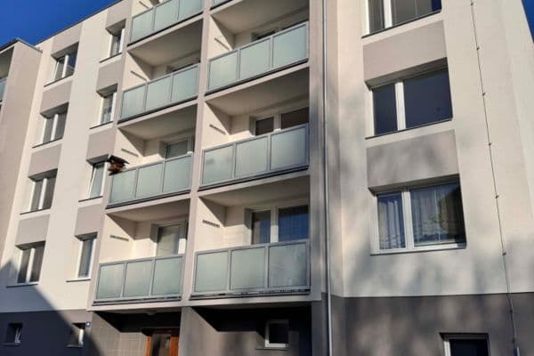 Prenájom bytu 3-izbový 72 m², Velké Karlovice Prenájom bytu 3-izbový 72 m², Velké Karlovice