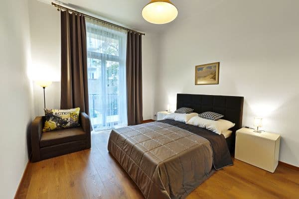 Prenájom bytu 52 m², náměstí Bratří Synků, Praha Prenájom bytu 52 m², náměstí Bratří Synků, Praha