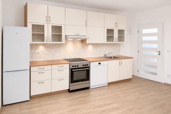 Prenájom bytu 3-izbový 60 m², Plzeňská, Prenájom bytu 3-izbový 60 m², Plzeňská,