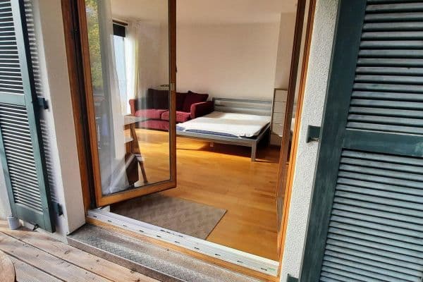 Prenájom bytu 1-izbový 35 m², Stuttgart, Bádensko-Wurttembersko Prenájom bytu 1-izbový 35 m², Stuttgart, Bádensko-Wurttembersko