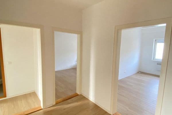 Prenájom bytu 3-izbový 85 m², Ettlingen Prenájom bytu 3-izbový 85 m², Ettlingen