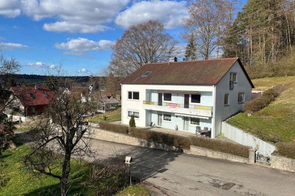 Predaj domu 240 m², pozemek 910 m², Kapellenweg 13, Deisslingen Predaj domu 240 m², pozemek 910 m², Kapellenweg 13, Deisslingen