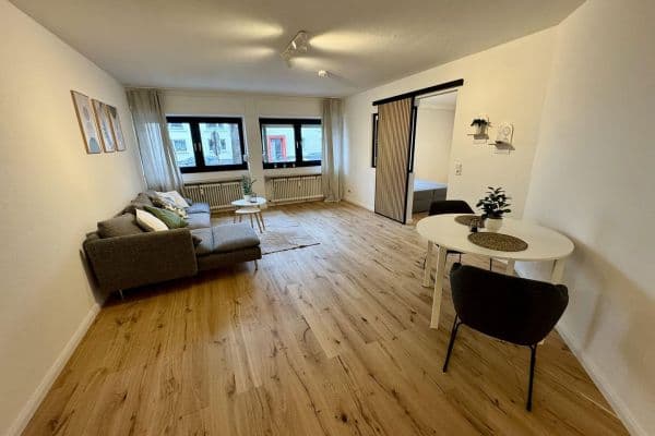 Prenájom bytu 2-izbový 55 m², Brühler Straße 237, Köln Prenájom bytu 2-izbový 55 m², Brühler Straße 237, Köln