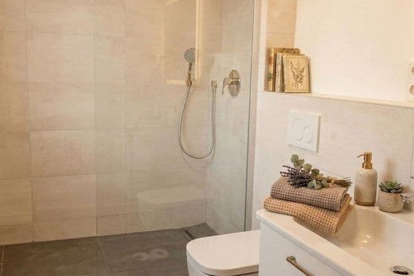 Prenájom bytu 3-izbový 80 m², Hessenstr. 4, Bremen, Brémy Prenájom bytu 3-izbový 80 m², Hessenstr. 4, Bremen, Brémy