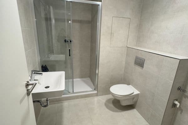 Prenájom bytu 2-izbový 44 m², Poděbradská, Praha Prenájom bytu 2-izbový 44 m², Poděbradská, Praha