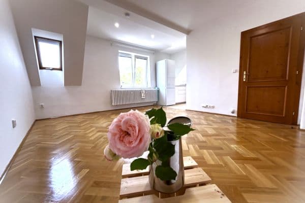 Prenájom bytu 2-izbový 76 m², Na Pískách, Praha Prenájom bytu 2-izbový 76 m², Na Pískách, Praha