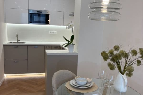 Predaj bytu 2-izbový 43 m², Plickova, Praha Predaj bytu 2-izbový 43 m², Plickova, Praha