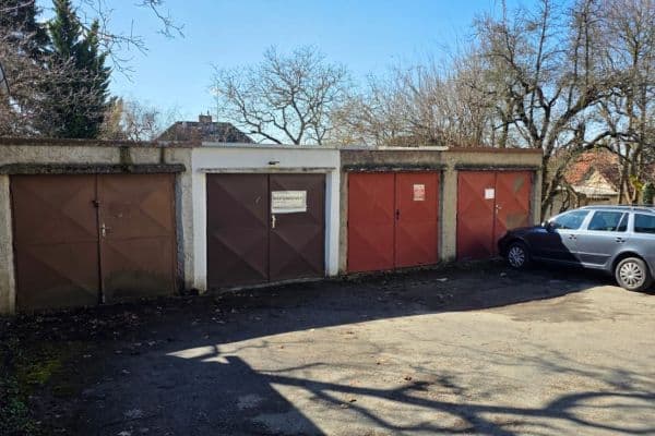 Prenájom garáže 37 m², Chodská, Říčany Prenájom garáže 37 m², Chodská, Říčany