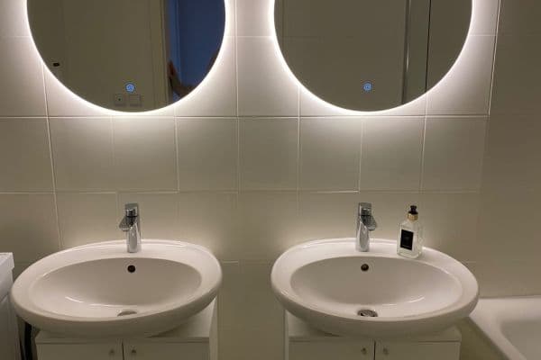 Prenájom bytu 3-izbový 100 m², U Kříže, Praha Prenájom bytu 3-izbový 100 m², U Kříže, Praha