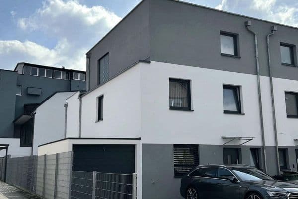 Predaj domu 185 m², pozemek 300 m², Rosenstr. 6a, Röthenbach a.d.Pegnitz Predaj domu 185 m², pozemek 300 m², Rosenstr. 6a, Röthenbach a.d.Pegnitz