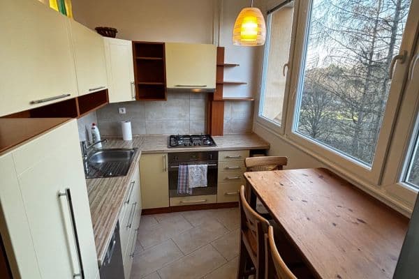 Prenájom bytu 3-izbový 72 m², Milénova, Brno Prenájom bytu 3-izbový 72 m², Milénova, Brno