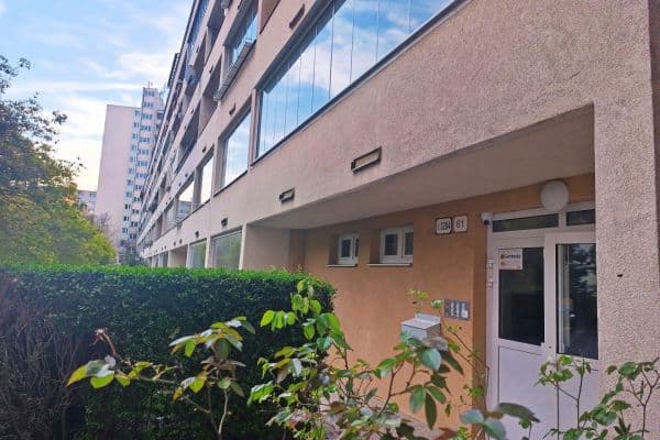 Prenájom bytu 2-izbový 72 m², Nejedlého, Dúbravka Prenájom bytu 2-izbový 72 m², Nejedlého, Dúbravka