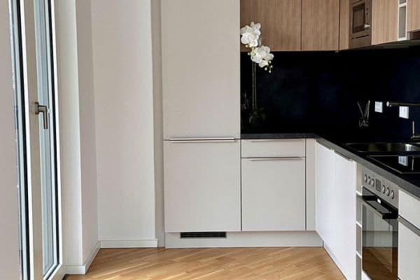 Prenájom bytu 2-izbový 78 m², Wiesbadener Strasse 56 D, Berlin, Berlín Prenájom bytu 2-izbový 78 m², Wiesbadener Strasse 56 D, Berlin, Berlín