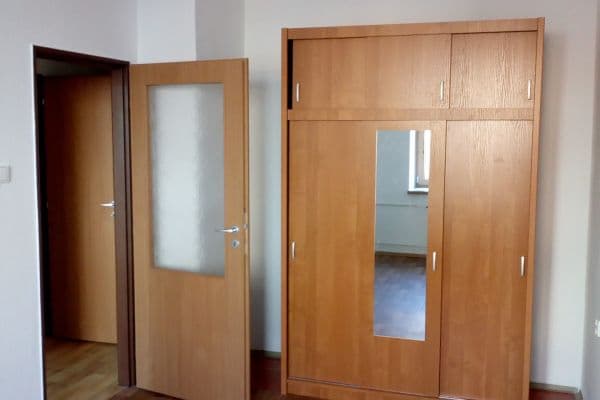 Prenájom bytu 1-izbový 42 m², Železničního pluku, Pardubice, Pardubický kraj Prenájom bytu 1-izbový 42 m², Železničního pluku, Pardubice, Pardubický kraj