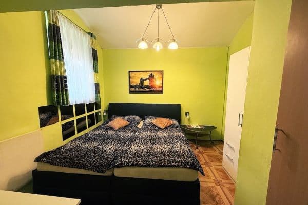 Prenájom bytu 1-izbový 29 m², Voroněžská, Praha Prenájom bytu 1-izbový 29 m², Voroněžská, Praha