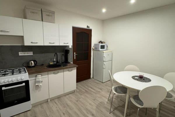 Predaj bytu 1-izbový 35 m², Sladkovského, Buštěhrad Predaj bytu 1-izbový 35 m², Sladkovského, Buštěhrad