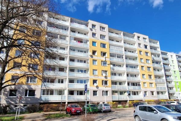 Prenájom bytu 3-izbový 70 m², Tovární, Beroun Prenájom bytu 3-izbový 70 m², Tovární, Beroun