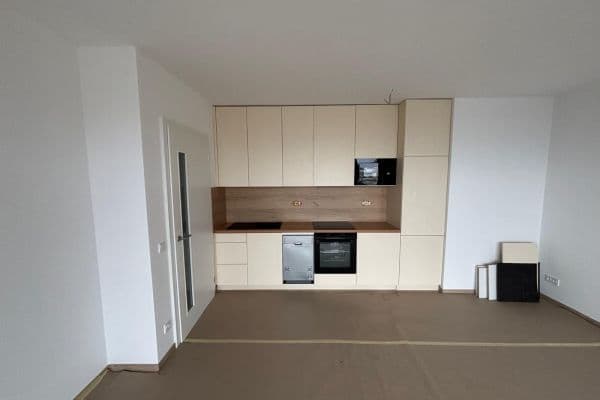 Prenájom bytu 1-izbový 33 m², Tupolevova, Praha Prenájom bytu 1-izbový 33 m², Tupolevova, Praha