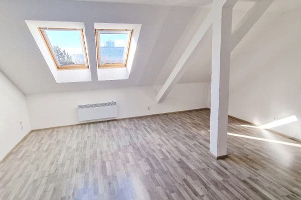 Prenájom bytu 1-izbový 46 m², Zdařilá, Praha Prenájom bytu 1-izbový 46 m², Zdařilá, Praha