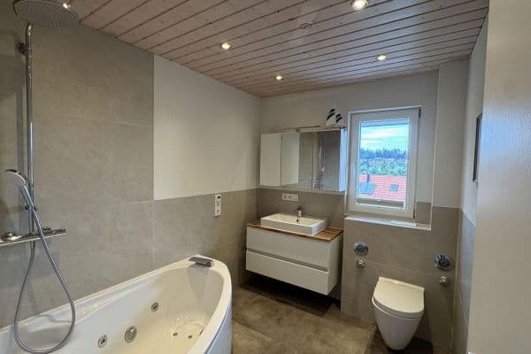 Prenájom bytu 2-izbový 77 m², Freudenstadt, Bádensko-Wurttembersko Prenájom bytu 2-izbový 77 m², Freudenstadt, Bádensko-Wurttembersko