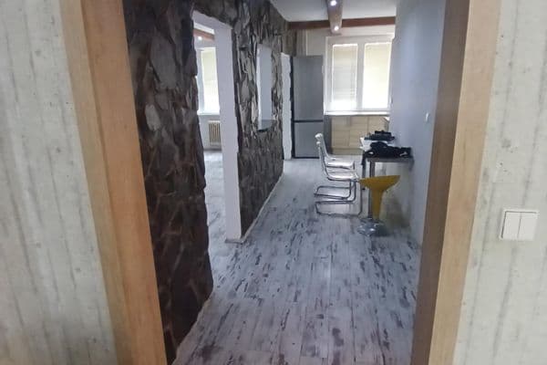 Prenájom bytu 2-izbový 60 m², Karla Buriana, Chomutov, Ústecký kraj Prenájom bytu 2-izbový 60 m², Karla Buriana, Chomutov, Ústecký kraj