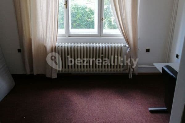 Prenájom bytu 3-izbový 10 m², Slivenecká, Praha Prenájom bytu 3-izbový 10 m², Slivenecká, Praha