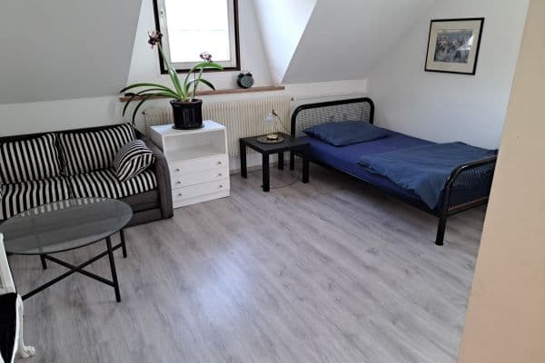 Prenájom bytu 1-izbový 25 m², Hornokrčská, Praha Prenájom bytu 1-izbový 25 m², Hornokrčská, Praha