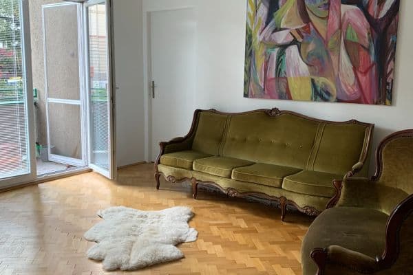 Prenájom bytu 3-izbový 102 m², Sokolská, Bratislava - mestská časť Staré Mesto Prenájom bytu 3-izbový 102 m², Sokolská, Bratislava - mestská časť Staré Mesto