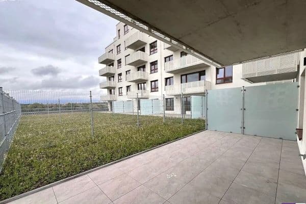 Predaj bytu 4-izbový 102 m², Kardausova, Praha Predaj bytu 4-izbový 102 m², Kardausova, Praha