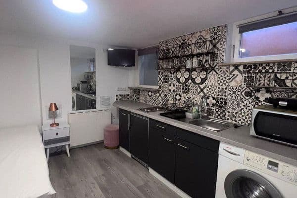 Prenájom bytu 1-izbový 10 m², Grosse Falterstrasse , 58, Stuttgart Prenájom bytu 1-izbový 10 m², Grosse Falterstrasse , 58, Stuttgart